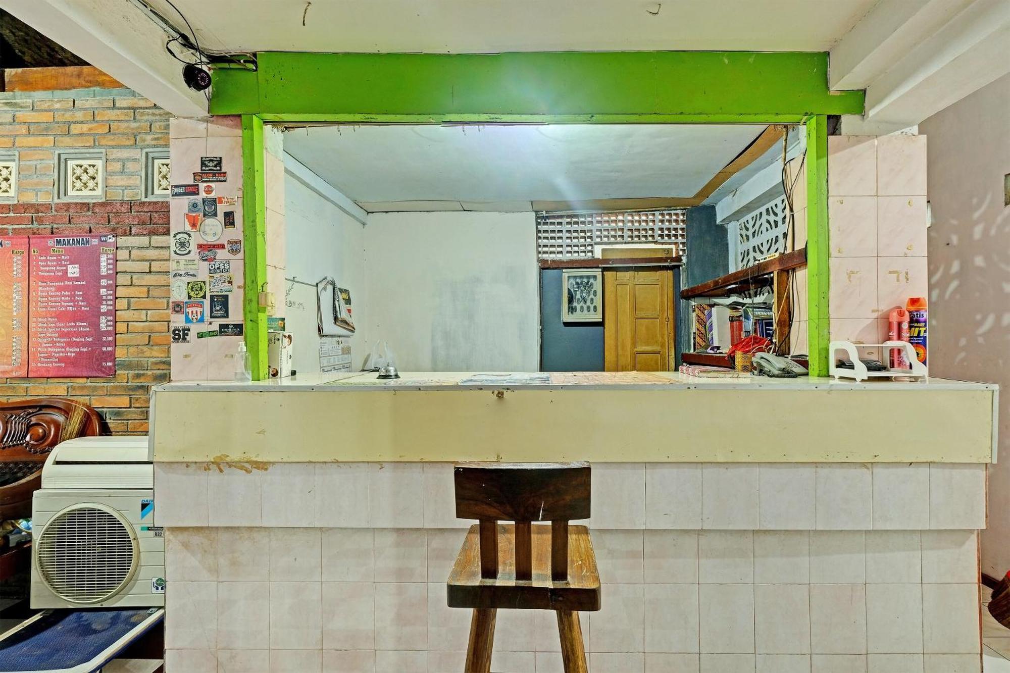 Spot On 91915 Homestay Superman Yogyakarta Luaran gambar