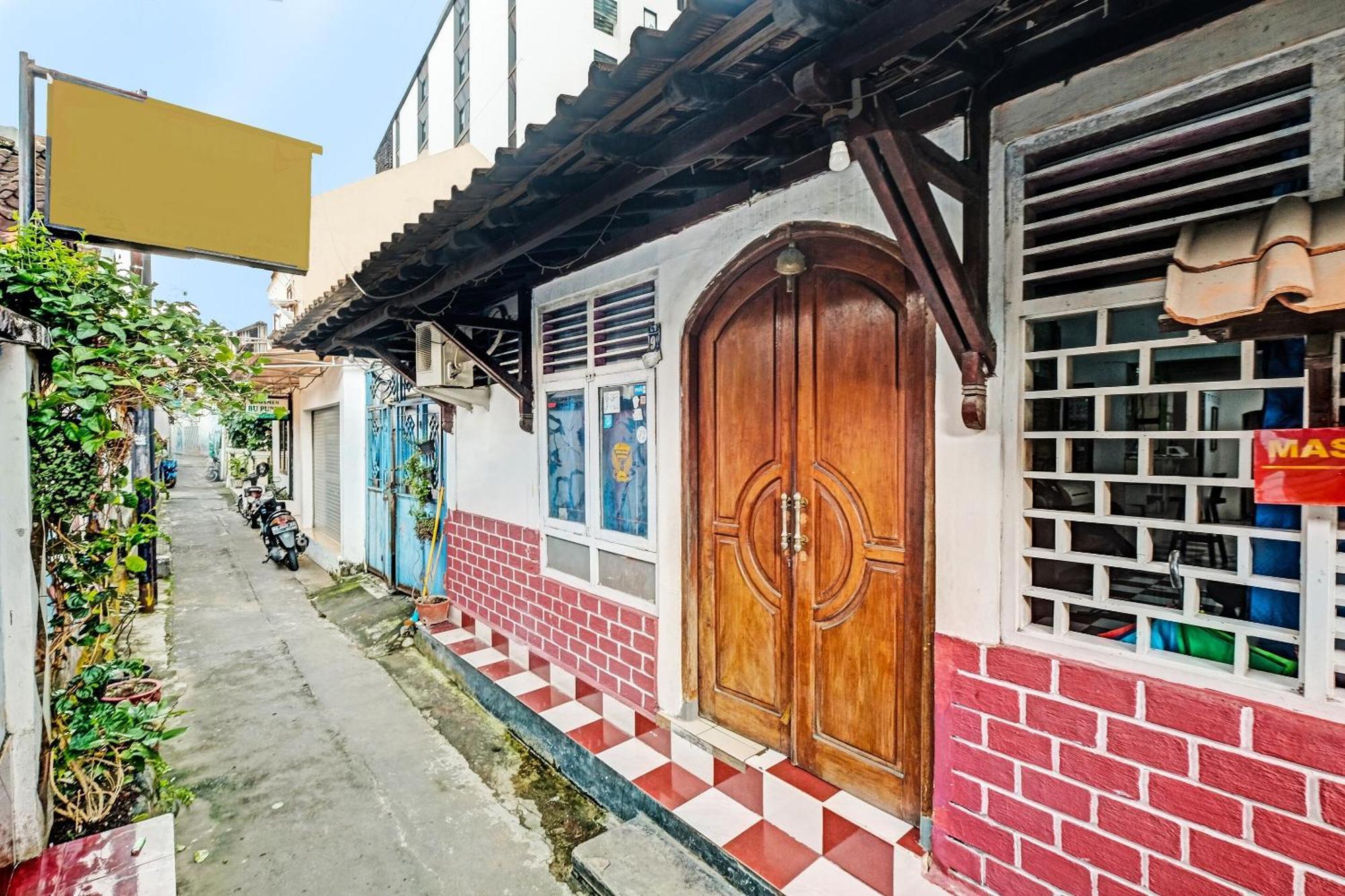 Spot On 91915 Homestay Superman Yogyakarta Luaran gambar