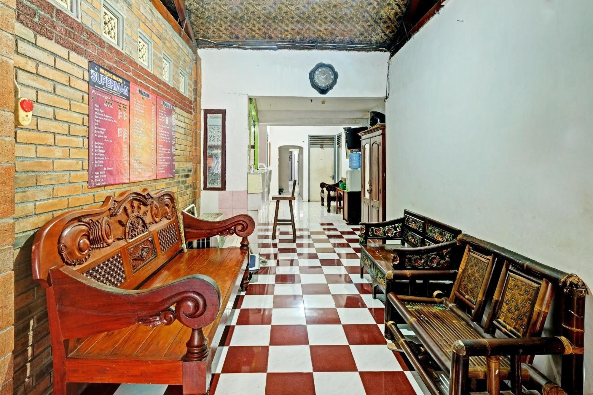 Spot On 91915 Homestay Superman Yogyakarta Luaran gambar