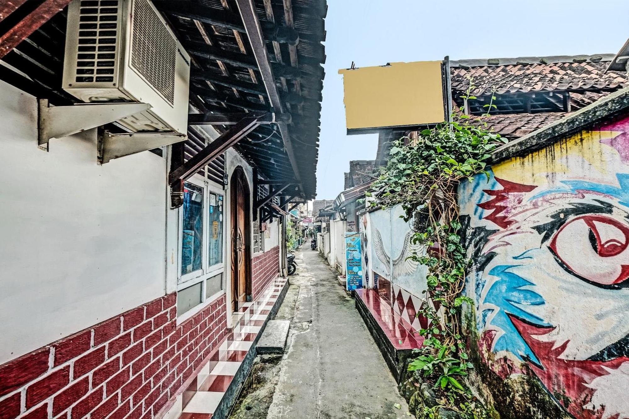 Spot On 91915 Homestay Superman Yogyakarta Luaran gambar